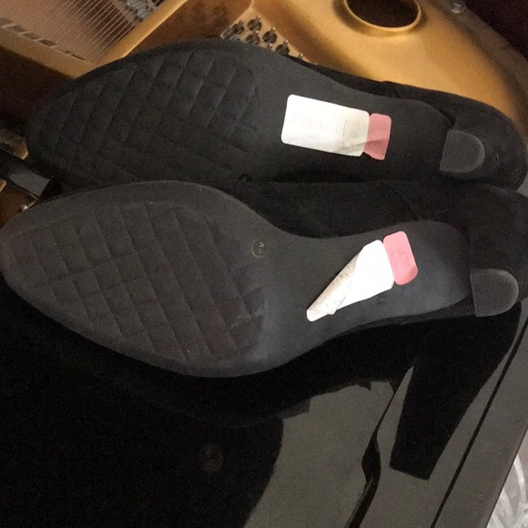 Shoes - Picture 3 of 3